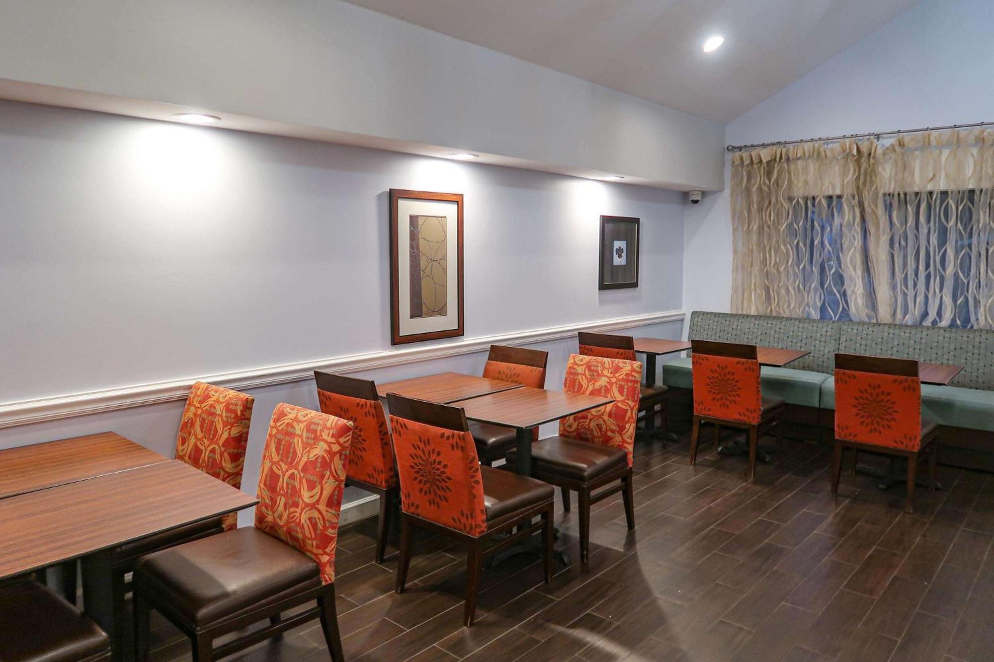 Tysons Corner Suites, A Baymont By Wyndham Vienna Bagian luar foto