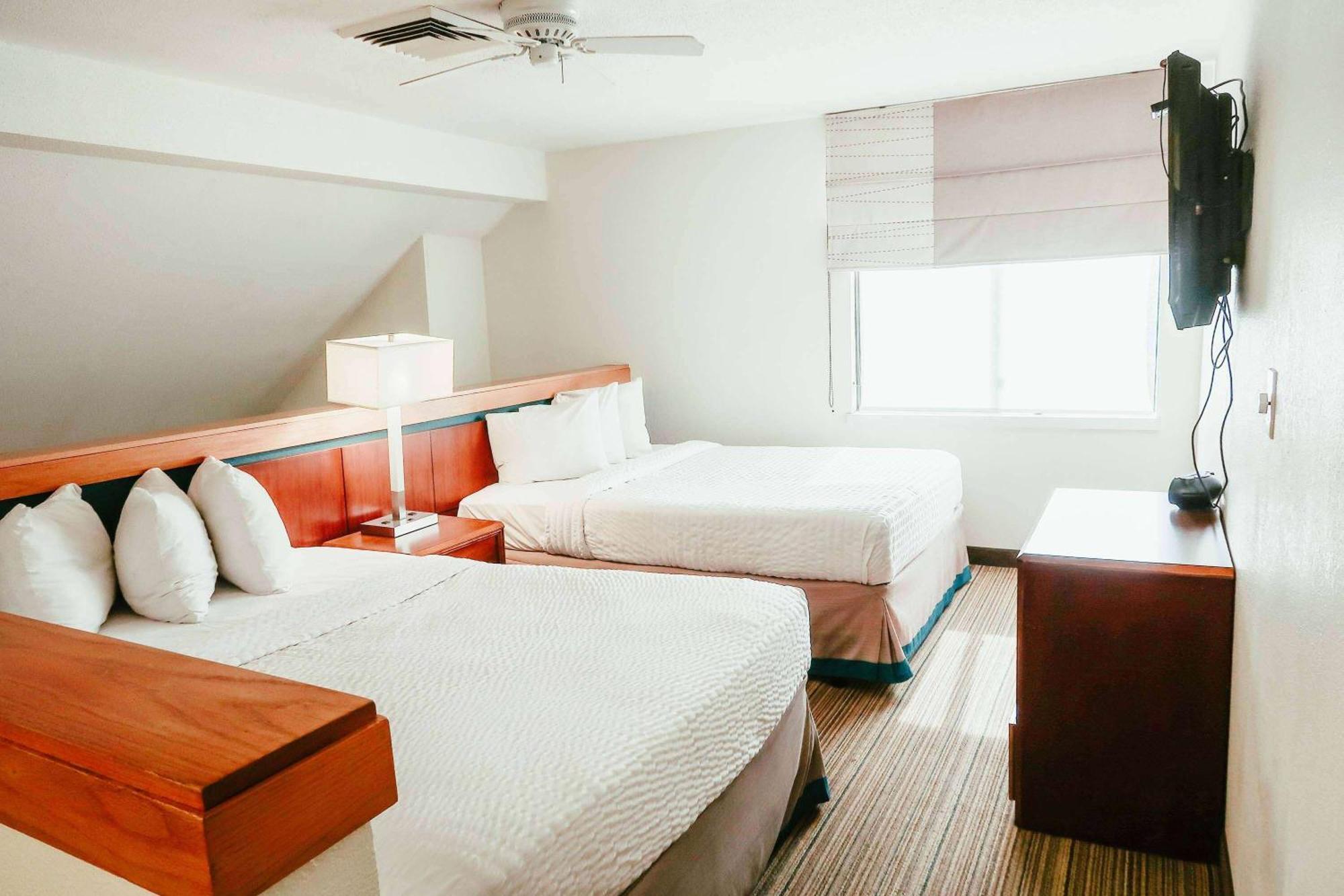 Tysons Corner Suites, A Baymont By Wyndham Vienna Bagian luar foto